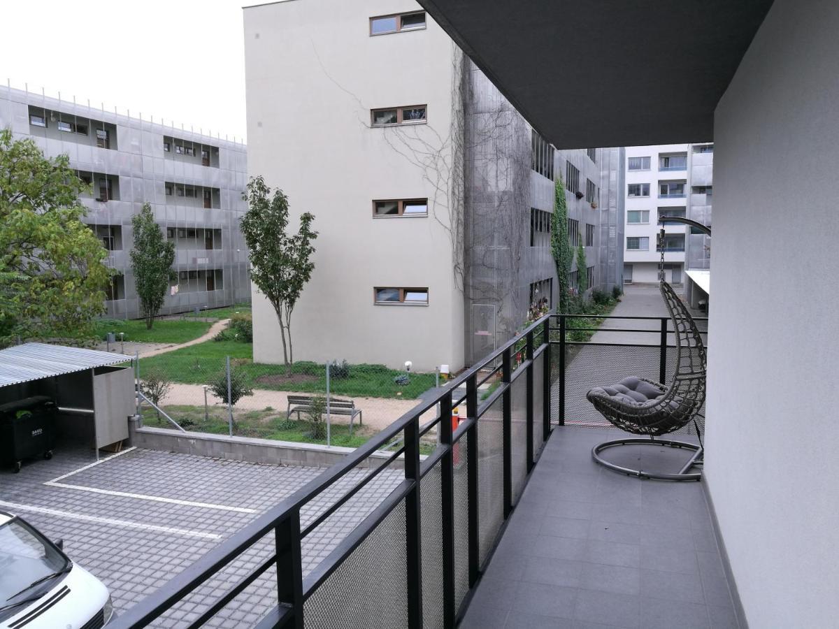 Bein Apartment With Parking Брно Экстерьер фото